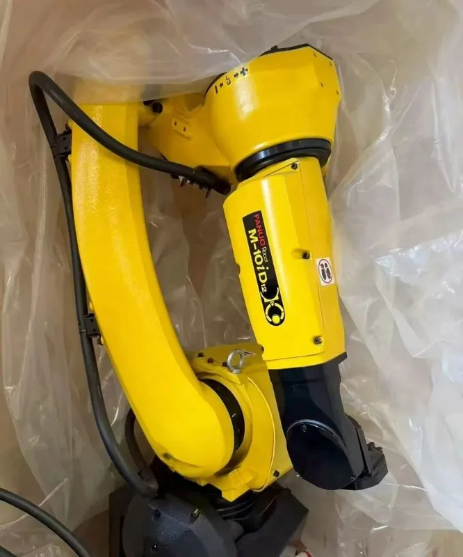 FANUC 黄色本体臂身与关节特写